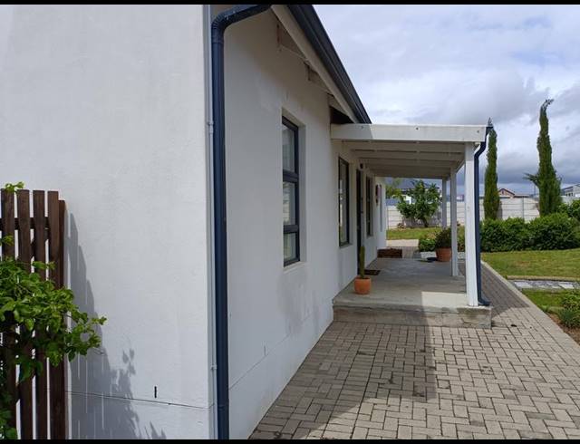 3 BEDROOM HOUSE FOR SALE IN DARLING